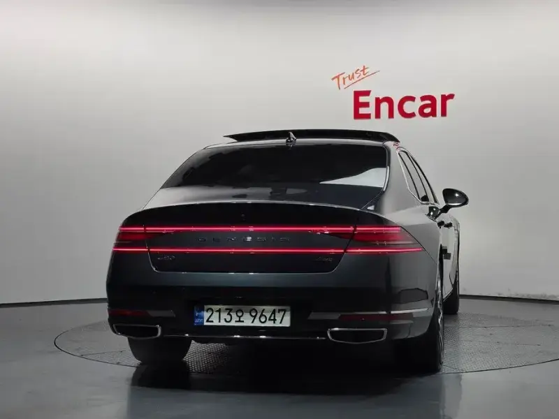 2023 Genesis G90 с пробегом 33 197 км