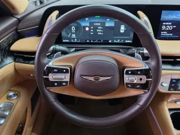 2023 Genesis G90 с пробегом 33 197 км