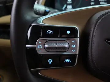 2023 Genesis G90 с пробегом 33 197 км