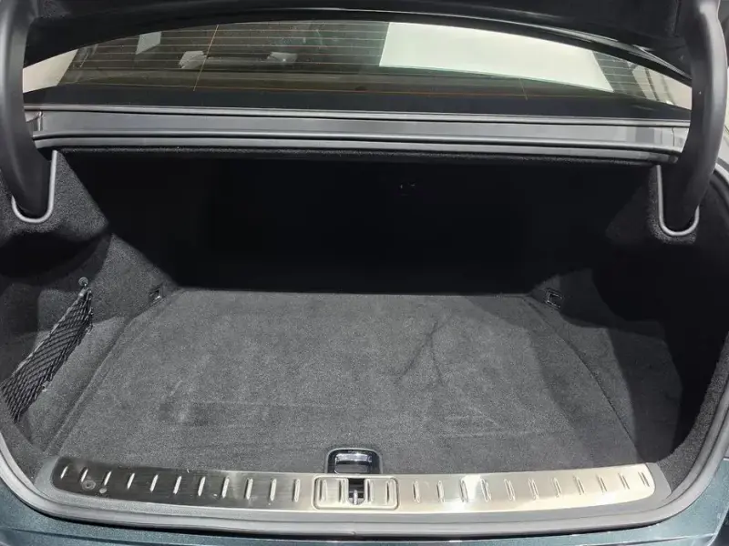 2023 Genesis G90 с пробегом 33 197 км
