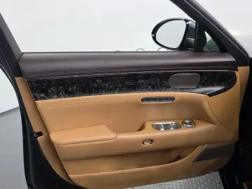 2023 Genesis G90 с пробегом 33 197 км