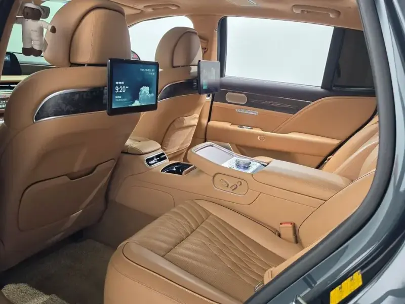 2023 Genesis G90 с пробегом 33 197 км