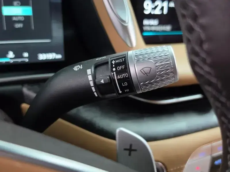 2023 Genesis G90 с пробегом 33 197 км