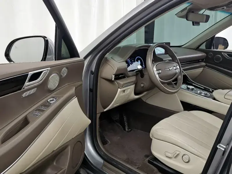 2023 Genesis GV80 с пробегом 99 127 км
