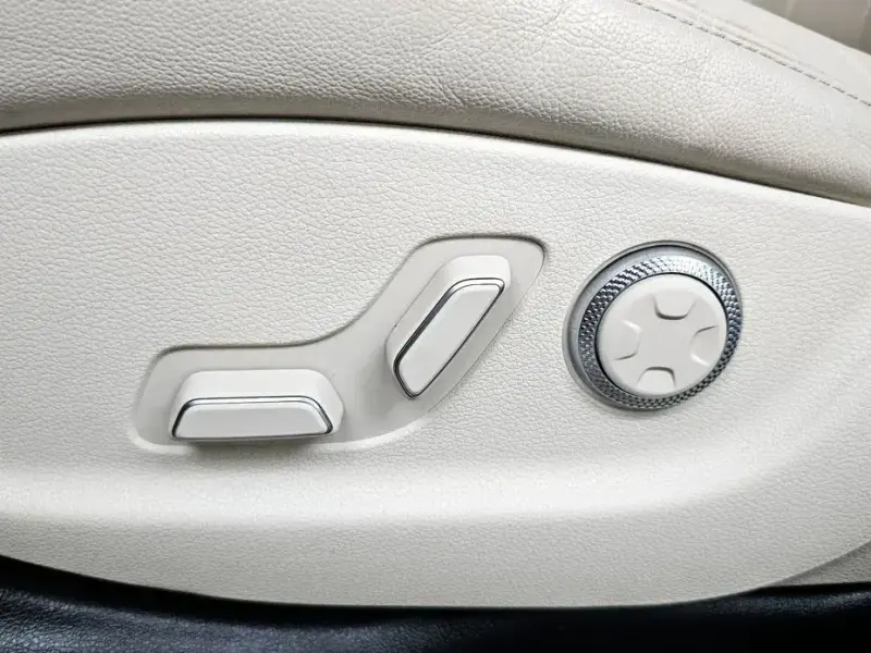 2023 Genesis GV80 с пробегом 99 127 км