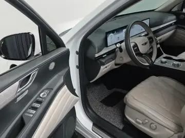 2023 Genesis GV80 с пробегом 88 337 км