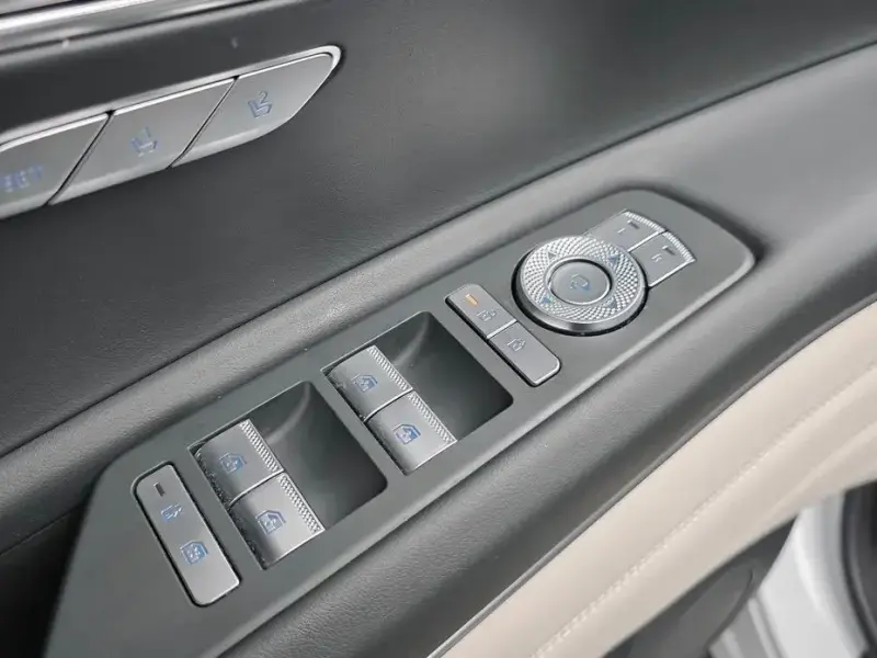 2023 Genesis GV80 с пробегом 88 337 км