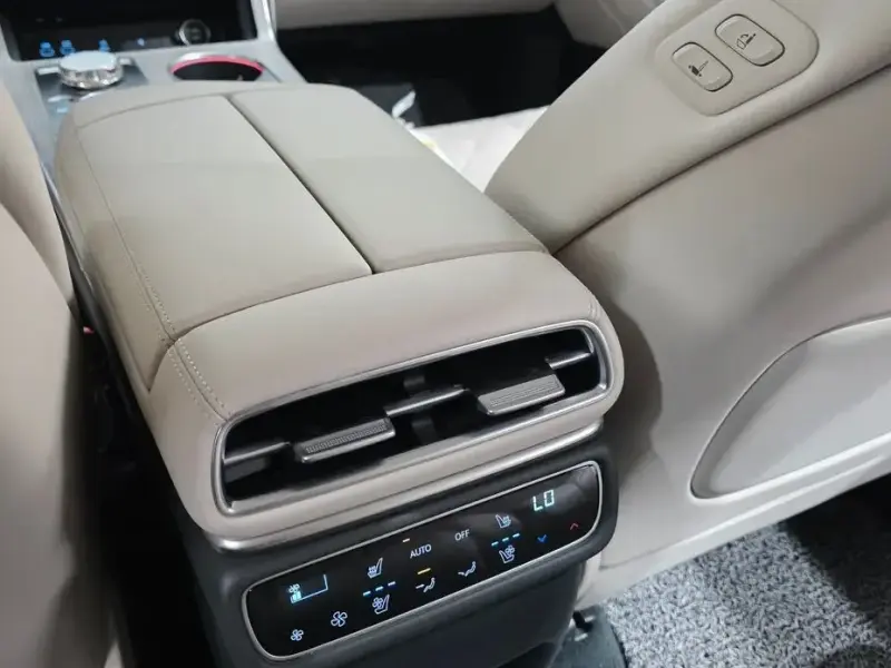 2023 Genesis GV80 с пробегом 88 337 км