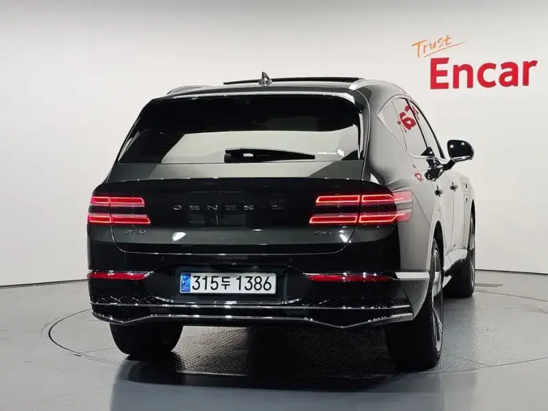 2023 Genesis GV80 с пробегом 32 479 км