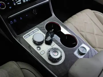 2023 Genesis GV80 с пробегом 32 479 км