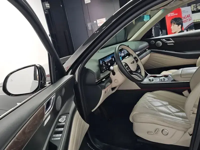 2023 Genesis GV80 с пробегом 32 479 км