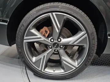 2023 Genesis GV80 с пробегом 32 479 км