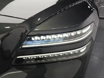 2023 Genesis GV80 с пробегом 32 479 км