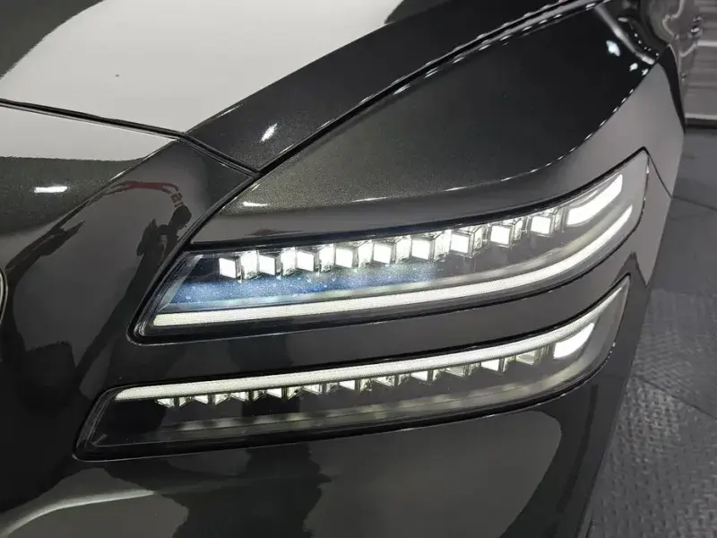 2023 Genesis GV80 с пробегом 32 479 км