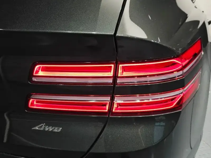 2023 Genesis GV80 с пробегом 32 479 км