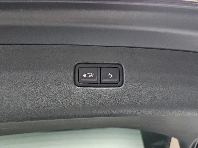2023 Genesis GV80 с пробегом 32 479 км