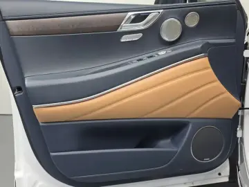 2023 Genesis GV80 с пробегом 42 381 км