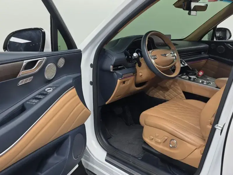 2023 Genesis GV80 с пробегом 42 381 км