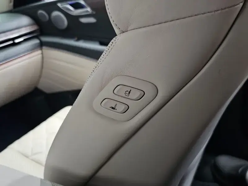 2023 Genesis GV80 с пробегом 32 479 км