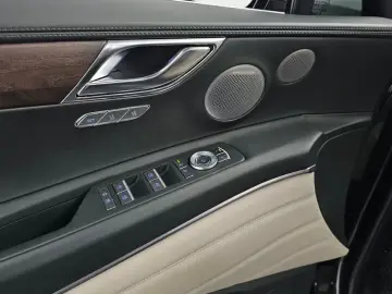 2023 Genesis GV80 с пробегом 32 479 км