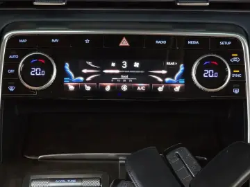 2023 Genesis GV80 с пробегом 42 381 км