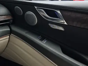 2023 Genesis GV80 с пробегом 32 479 км