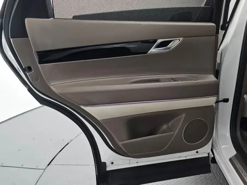 2023 Genesis GV80 с пробегом 58 674 км