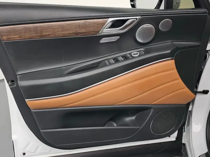 2023 Genesis GV80 с пробегом 36 714 км