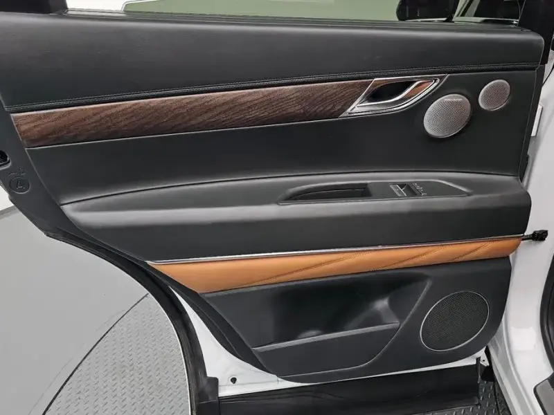 2023 Genesis GV80 с пробегом 36 714 км