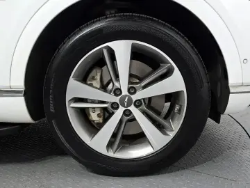 2023 Genesis GV80 с пробегом 65 090 км
