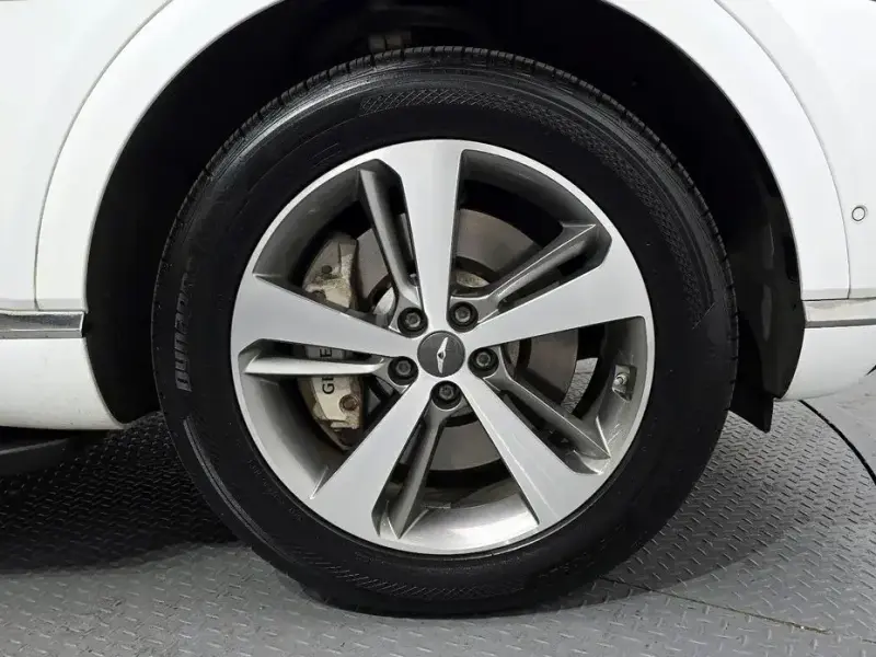 2023 Genesis GV80 с пробегом 65 090 км