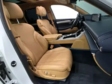 2023 Genesis GV80 с пробегом 65 090 км