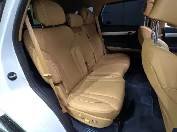 2023 Genesis GV80 с пробегом 65 090 км