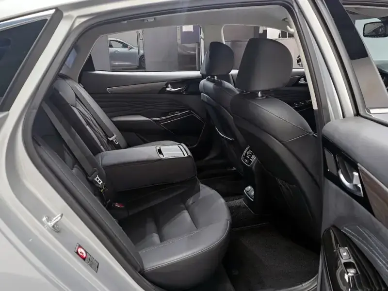 2019 Kia K7 с пробегом 5 800 км