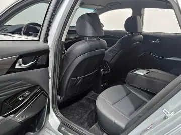 2019 Kia K7 с пробегом 5 800 км