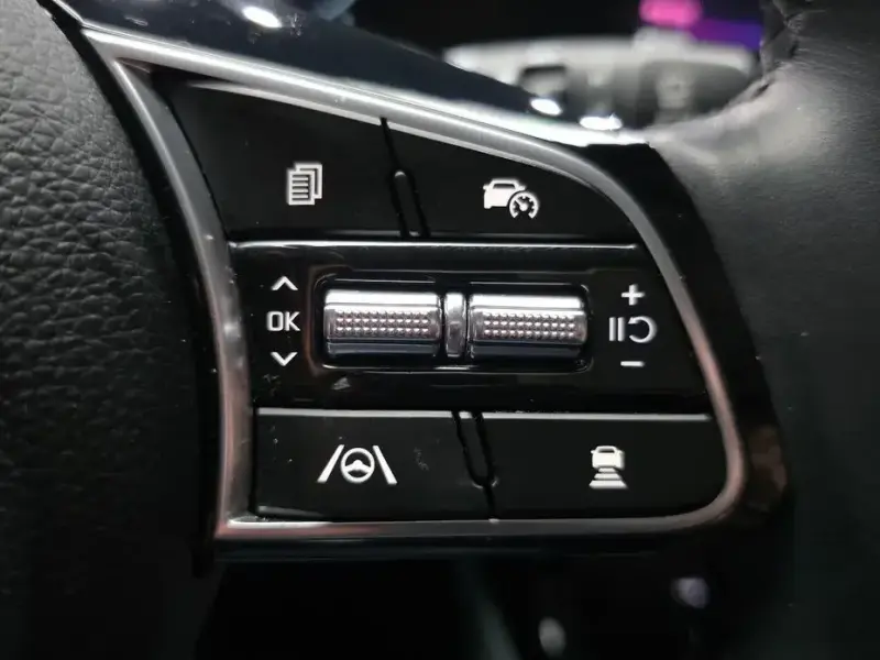 2025 Kia Seltos с пробегом 20 159 км
