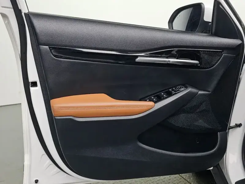 2024 Kia Seltos с пробегом 25 539 км