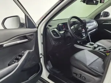 2023 Kia Seltos с пробегом 7 934 км