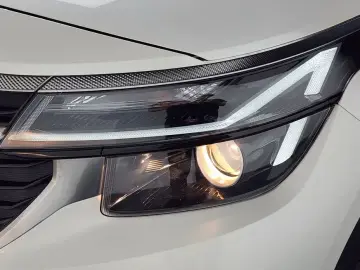 2023 Kia Seltos с пробегом 7 934 км
