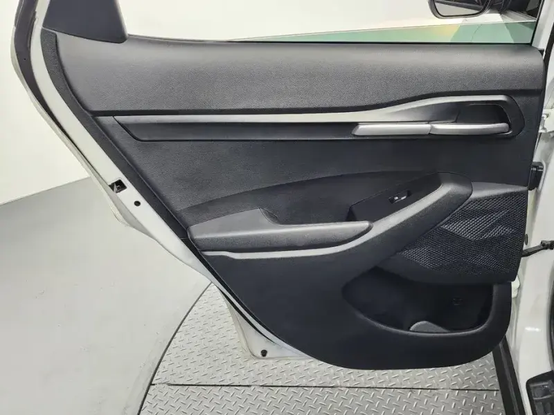 2023 Kia Seltos с пробегом 7 934 км