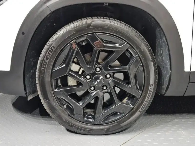 2023 Kia Seltos с пробегом 48 016 км