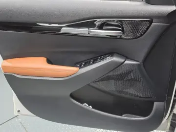 2023 Kia Seltos с пробегом 48 016 км