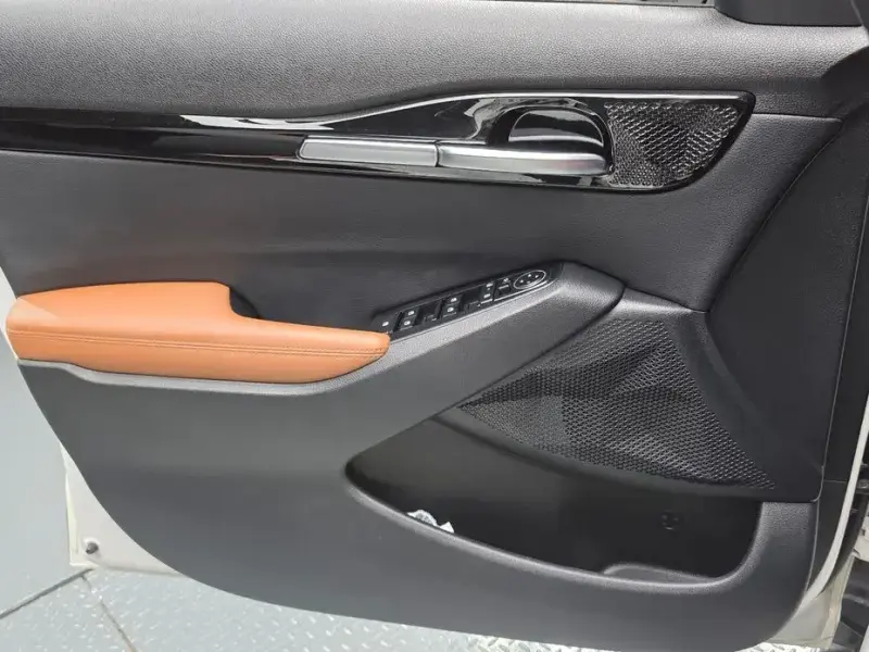 2023 Kia Seltos с пробегом 48 016 км
