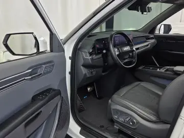 2023 Kia EV9 с пробегом 69 670 км