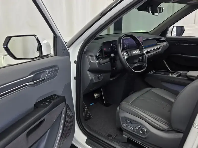 2023 Kia EV9 с пробегом 69 670 км
