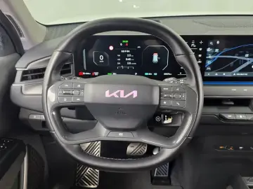 2023 Kia EV9 с пробегом 69 670 км