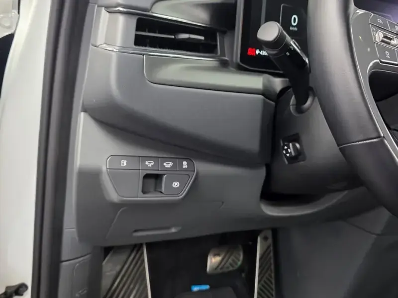 2023 Kia EV9 с пробегом 69 670 км