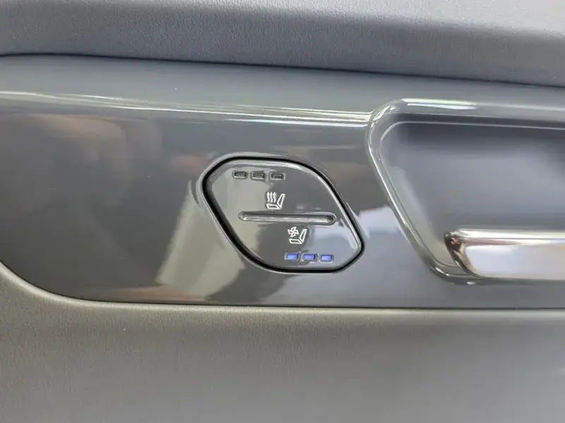 2023 Kia EV9 с пробегом 69 670 км