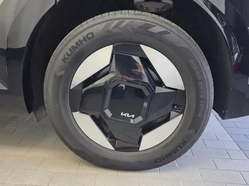 2023 Kia EV9 с пробегом 69 670 км