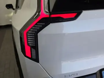 2023 Kia EV9 с пробегом 69 670 км